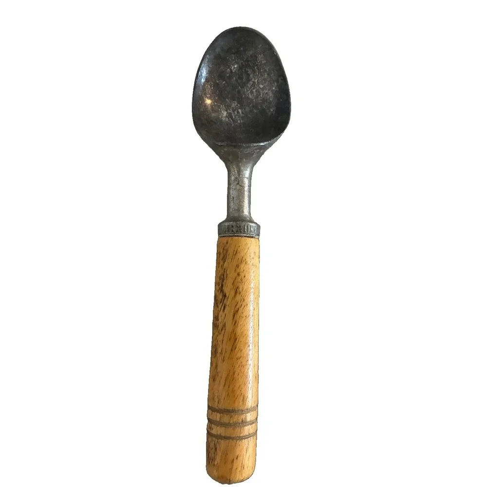 Vintage Sourceline Ice Cream Scoop Wooden Handle Taiwan